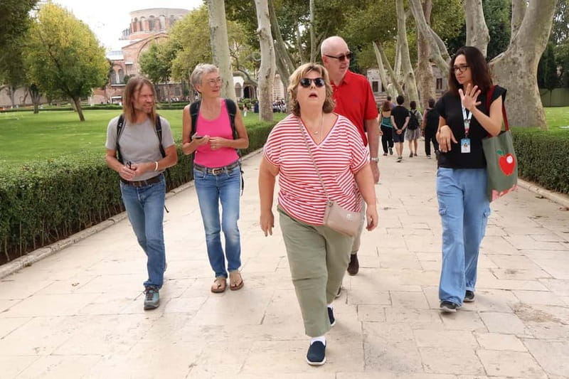 Istanbul: Topkapi Palace and Harem Museum Tour with Ticket - The Harem Museum: more than rooms, it is court life behind walls