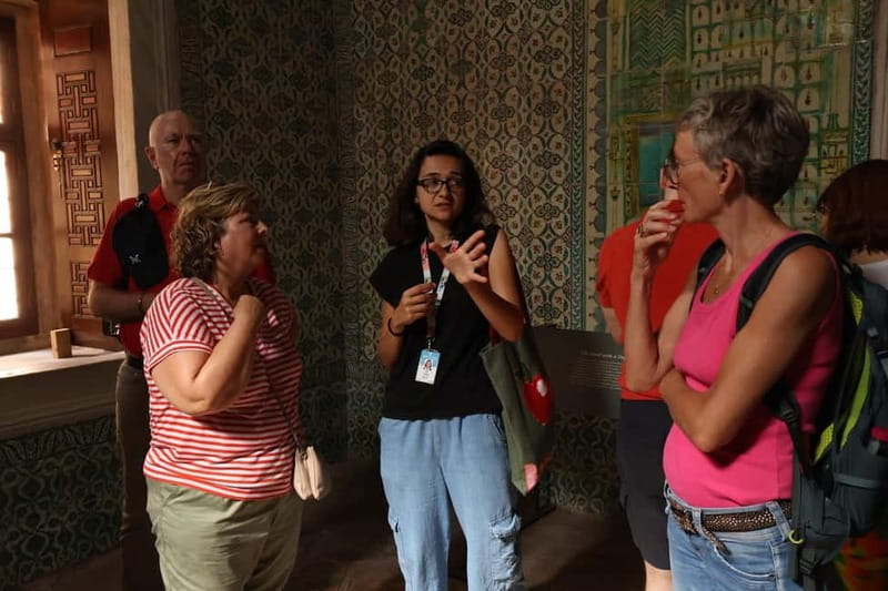 Istanbul: Topkapi Palace and Harem Museum Tour with Ticket - Who should book this tour, and who might want a different option