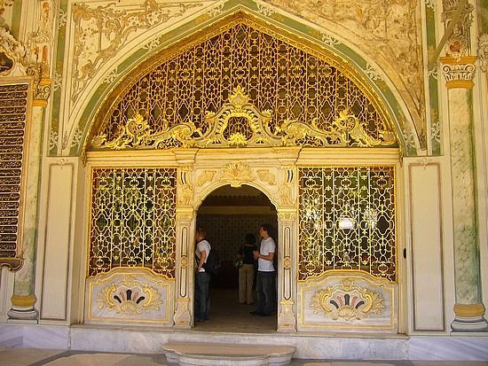 Istanbul: Topkapi Palace Guided Tour - Meeting point and hotel pickup: don’t lose time before you even start