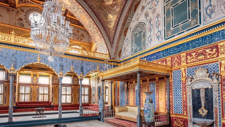 Istanbul: Topkapi Palace Guided Tour w/ Skip-the-Ticket-Line - Topkapi Palace in 45 minutes: what this tour really delivers