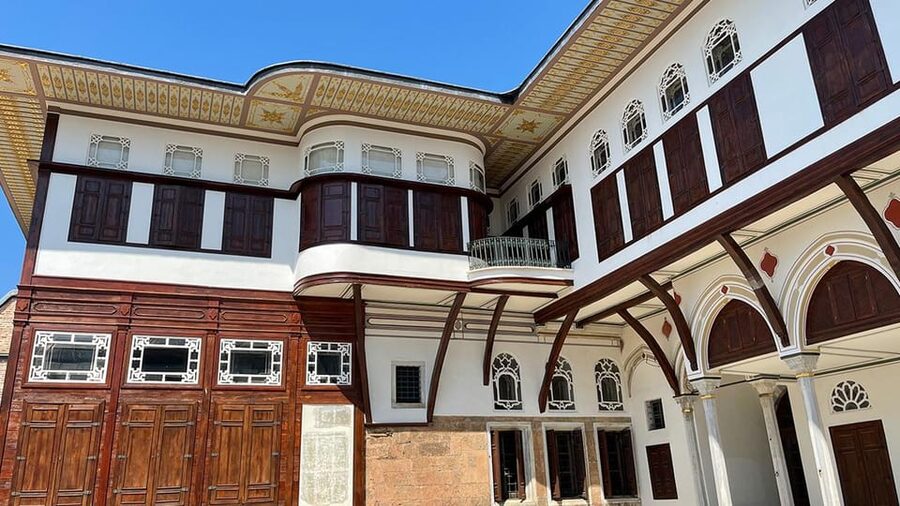 Istanbul: Topkapi Palace & Harem Museum Ticket & Audio Guide - Timed entry slots that keep your day from collapsing