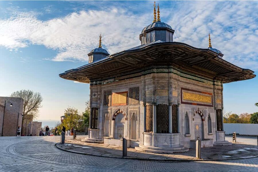 Istanbul: Topkapi Palace & Harem Museum Ticket & Audio Guide - Skip the worst lines, but expect security