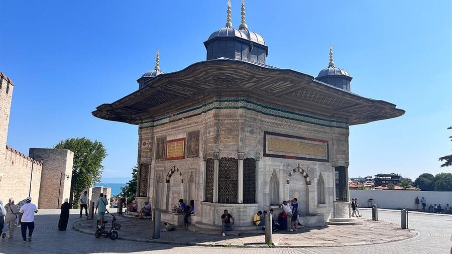 Istanbul: Topkapi Palace & Harem Museum Ticket & Audio Guide - Audio guide app: how to use it smoothly (and what can go wrong)