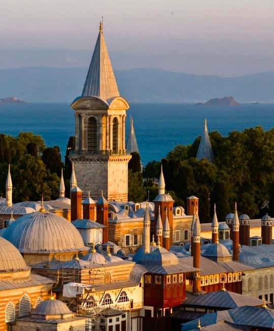 Istanbul: Topkapi Palace & Harem Tour Skip-the-Line Ticket - Skip-the-Line Entry and the Guide’s Real Job