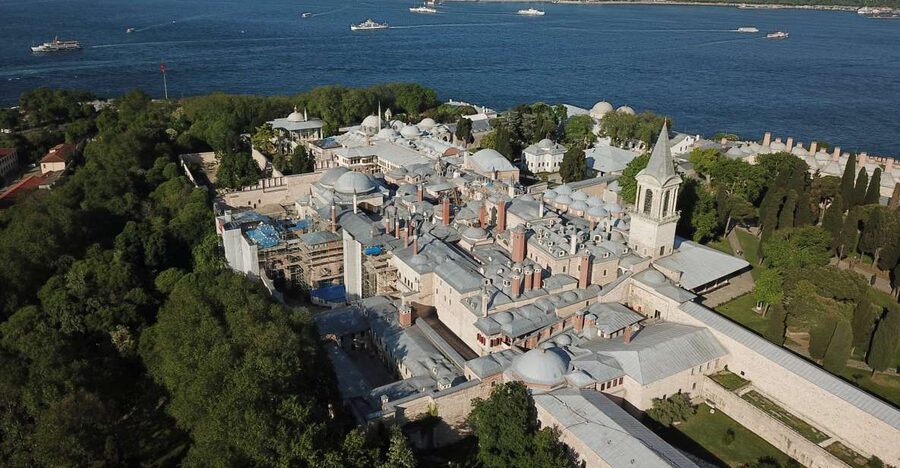 Istanbul: Topkapi Palace & Harem Tour Skip-the-Line Ticket - Entering the Harem: Murad III, Baths, and Elite Women’s Space