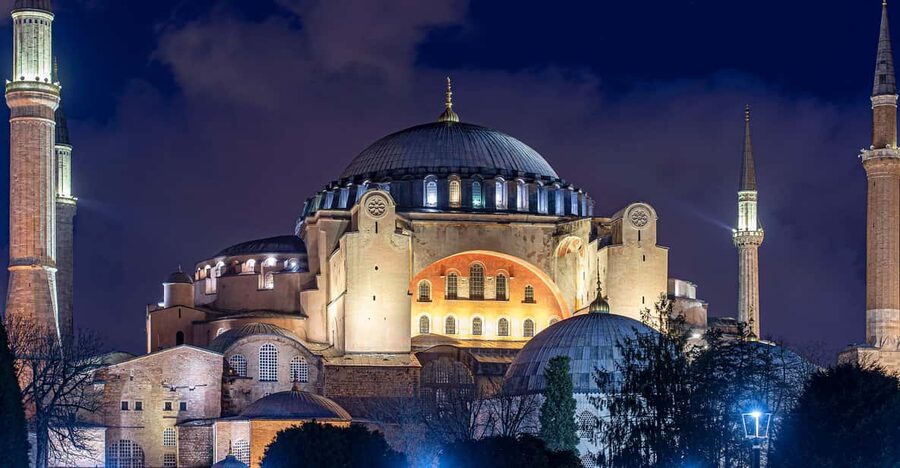 Istanbul: Tour of Hagia Sophia and Blue Mosque By Night - Why Hagia Sophia and the Blue Mosque Feel Different After Hours