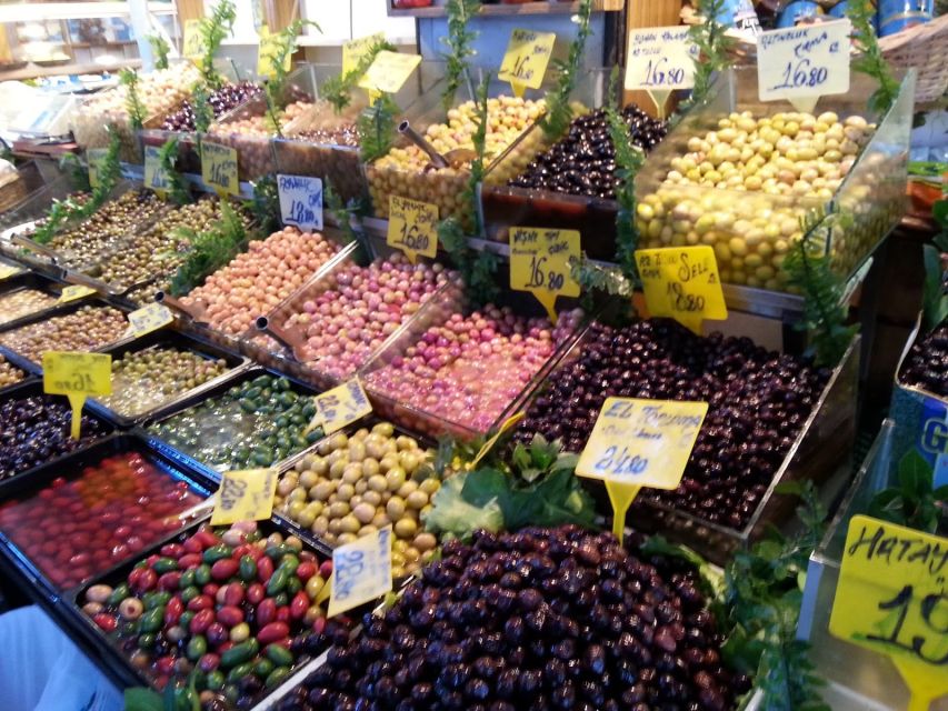 Istanbul: Turkish Food Tour in Kadikoy Across the Bosphorus - Group size, languages, and practical rules that affect your comfort