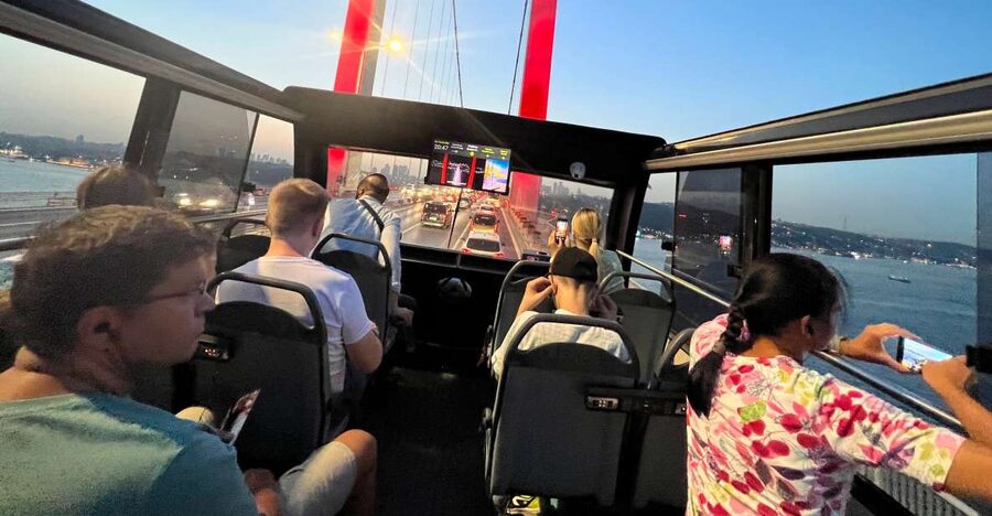 Istanbul: Two Continents Evening Bus Tour with Commentary - Sultanahmet district: the historic core you see without the effort
