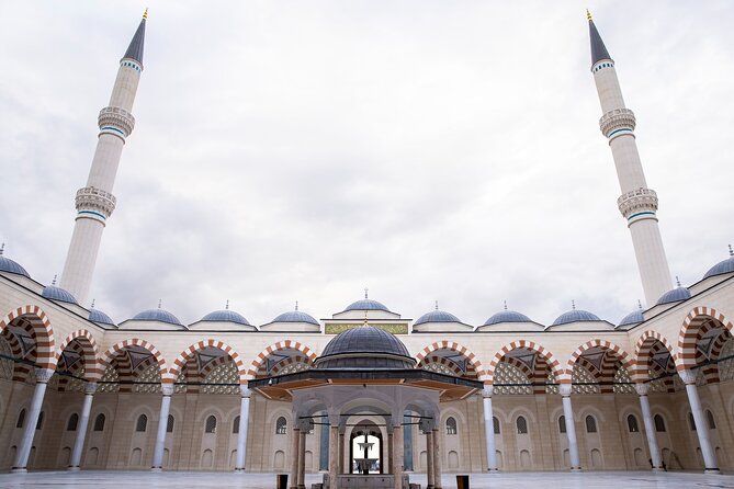 Istanbul Two Continents Tour By Bus And Bosphorus Cruise - Eyup Sultan Mosque and the lunch rhythm: a calm center in a busy day