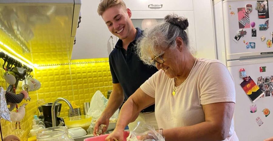Istanbul: Vegan/Vegetarian Cooking Class with Locals at Home - Istanbul Vegan and Vegetarian Cooking at a Real Home Near Taksim