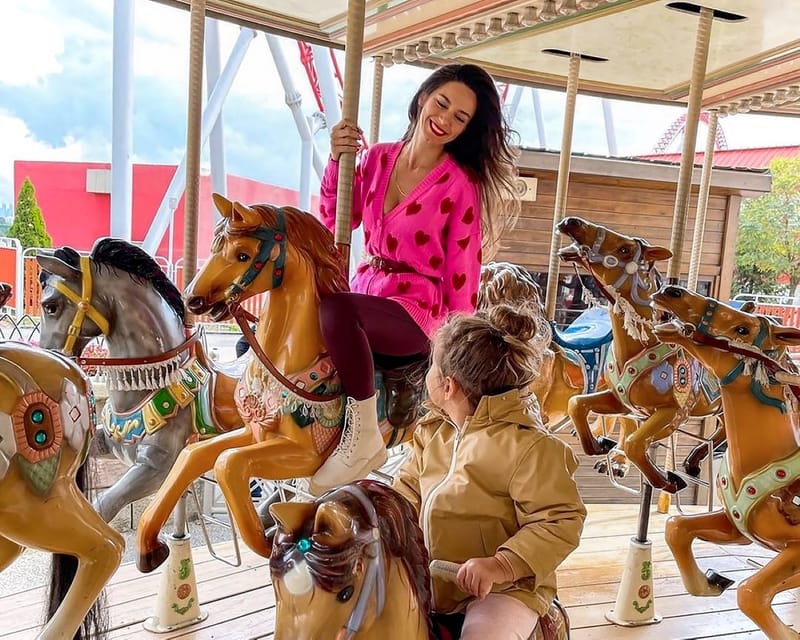 Istanbul: Vialand Theme Park Tickets with Package Options - Upside Down House, Etno Park, and Parkur Courses