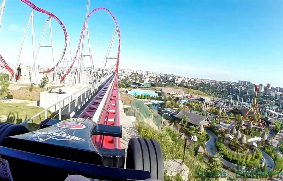 Istanbul: Vialand Theme Park Tickets with Package Options - Saray Salincagi and the Outdoor Concert Stage Finale