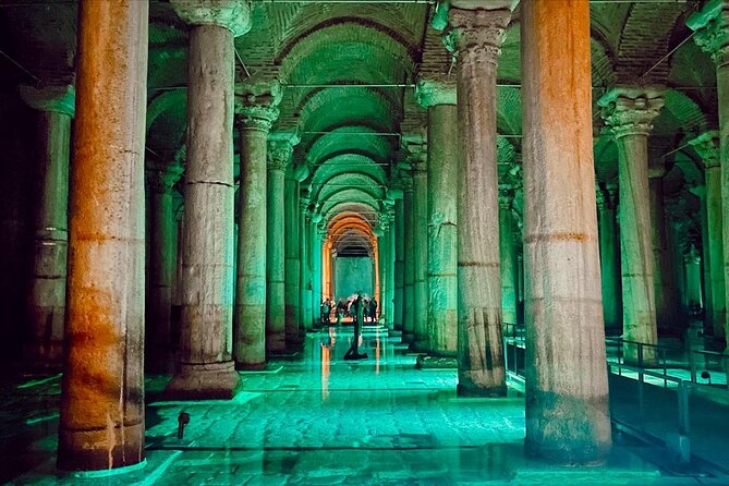IstanbulBasilicaCistern/fastEntranceEnglish/Spanish (not tickets) - Guide Support: Fast Entry and Practical Context