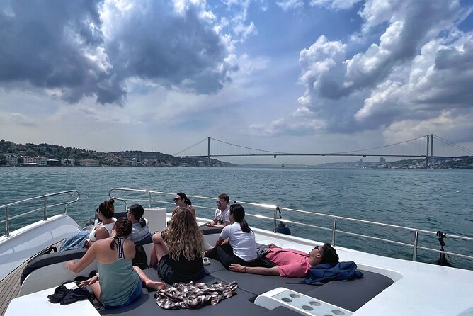 Luxury Bosphorus Yacht Tour – Asian Side Stop & Exploration - The Asian Side Break at Kanlıca Meydani, and How to Use It Well