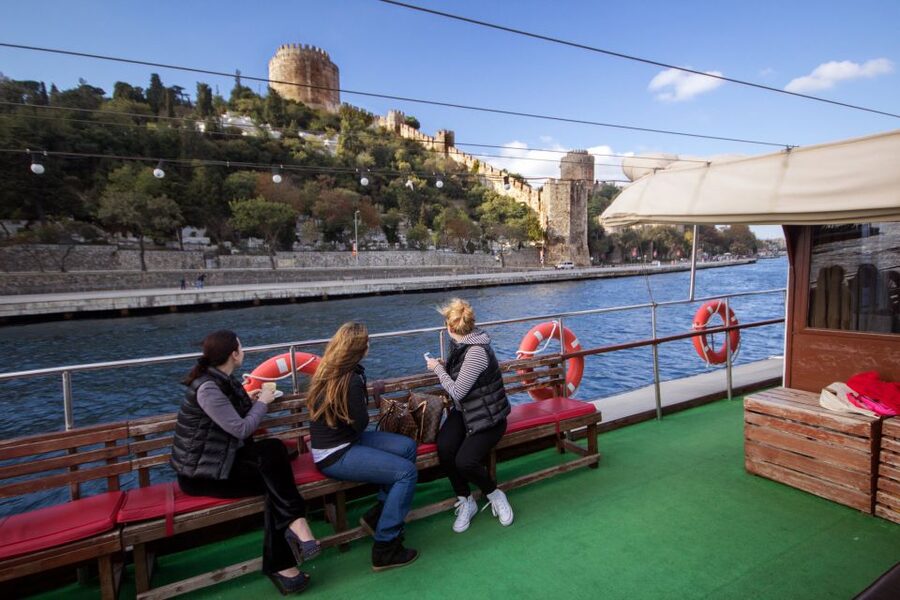 Morning Bosphorus Cruise and Spice Bazaar - Getting the most from the live English guide