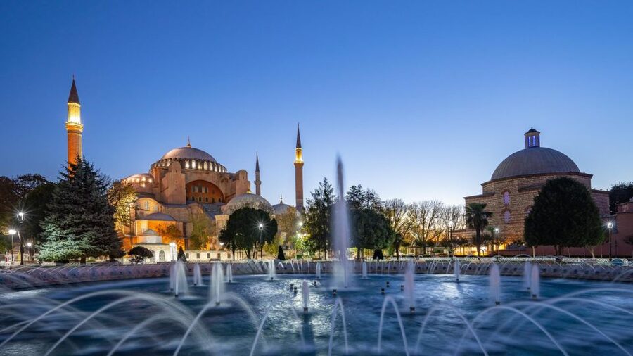 Private 7-Hour Istanbul Tour with Red Carpet Treatment - Lunch break in Sultanahmet: plan for a real pause