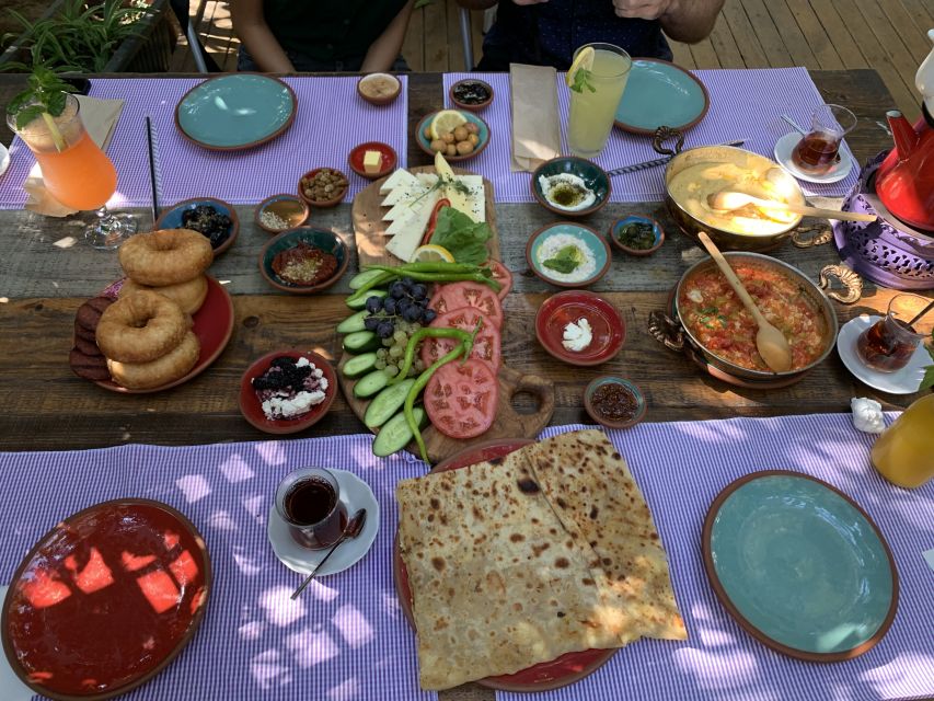 Private and Guided Istanbul Food Tour - Tastes of Istanbul - Turkish Breakfast in Karakoy: Menemen, Sucuklu Omelet, Kaymak, Honey