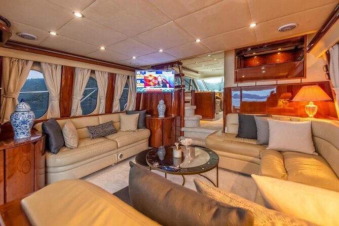 Private Luxury Yacht Cruise on Bosphorus - Fortresses and lookout points: Rumeli Hisarı and Anadolu Hisarı