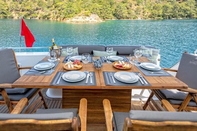 Private Luxury Yacht Cruise on Bosphorus - Maiden’s Tower, Galata Bridge, Galata Tower, and the Golden Horn shift
