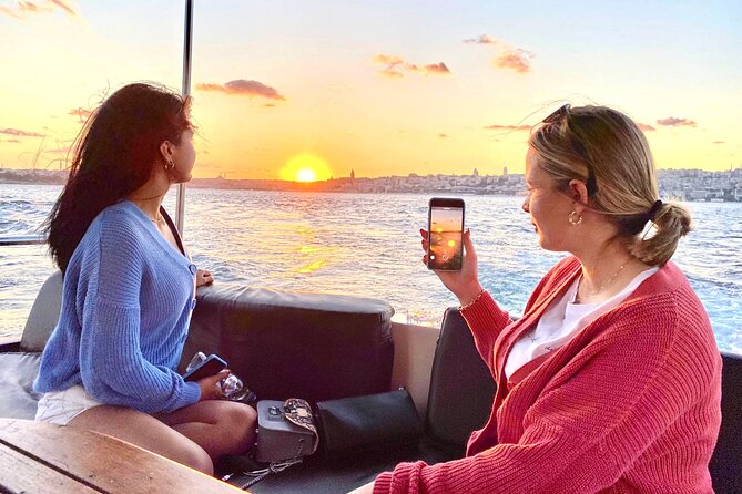 Sunset or Daytime Istanbul Guided Luxury Yacht Cruise with Snacks - Bosphorus Bridge and Fatih Sultan Mehmet Bridge: The Continent-Connector Moments