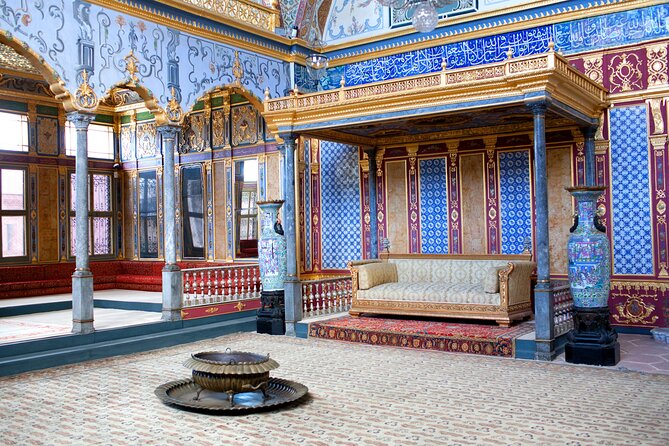 Topkapi Palace and Harem Guided tour with Skip-the-Line Tickets - Skip-the-line entry: what you gain in Istanbul time