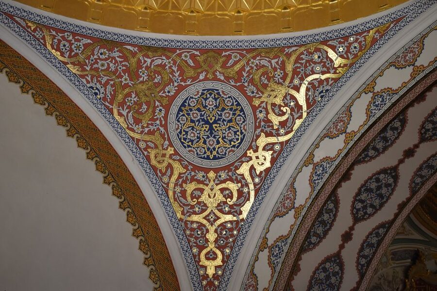 Topkapi Palace Tour: Scenes of the Ottoman Empire - Harem access: the private world where influence moved