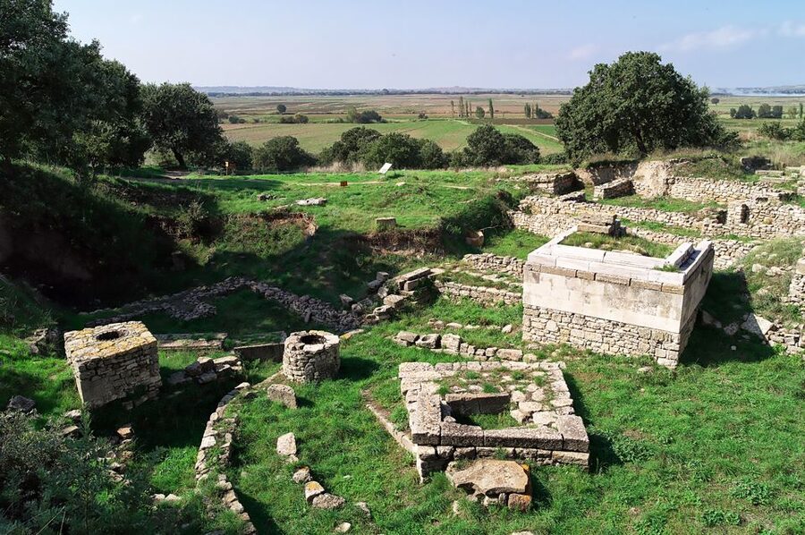 Troy: Full-Day Tour from Istanbul - The Trojan horse moment and the return ferry rhythm